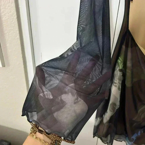 White fox long sleeve open back women’s dress - Picture 8 of 9